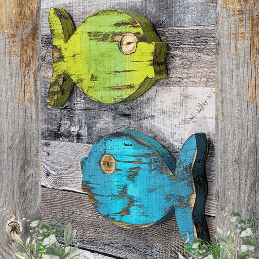 Tropical Colors Bubble Fish Weathered Style Wall Decor Beach Lover Gift Idea For Ocean Themed Nursery Tiki Bar Wall Hanging Rustic Coastal Farmhouse Art