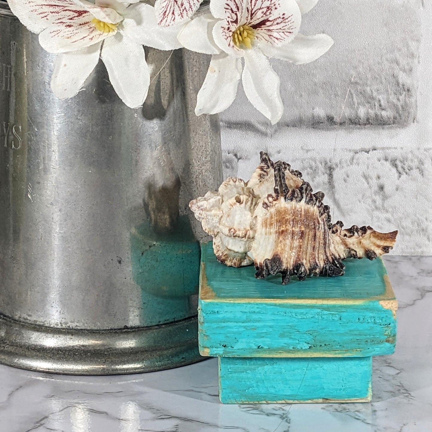 Small Art Stand Tiny Shelf Accent Block Mini Wood Platform Rustic Miniature Doll House Display Table Tiny Stool Tabletop Furniture Decor