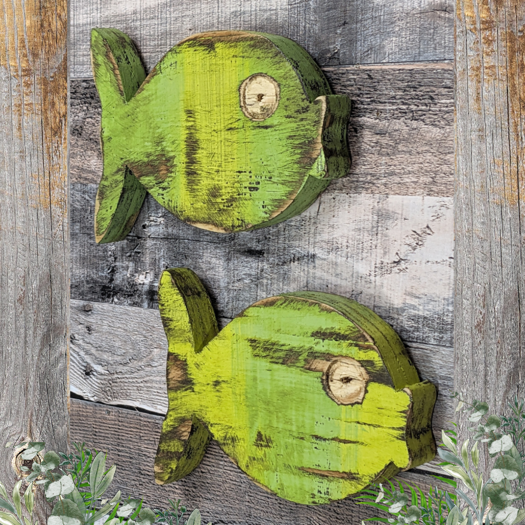 Tropical Greens Bubble Fish Weathered Style Wall Decor Beach Lover Gift Idea For Ocean Themed Nursery Tiki Bar Wall Hanging Rustic Coastal Farmhouse Art