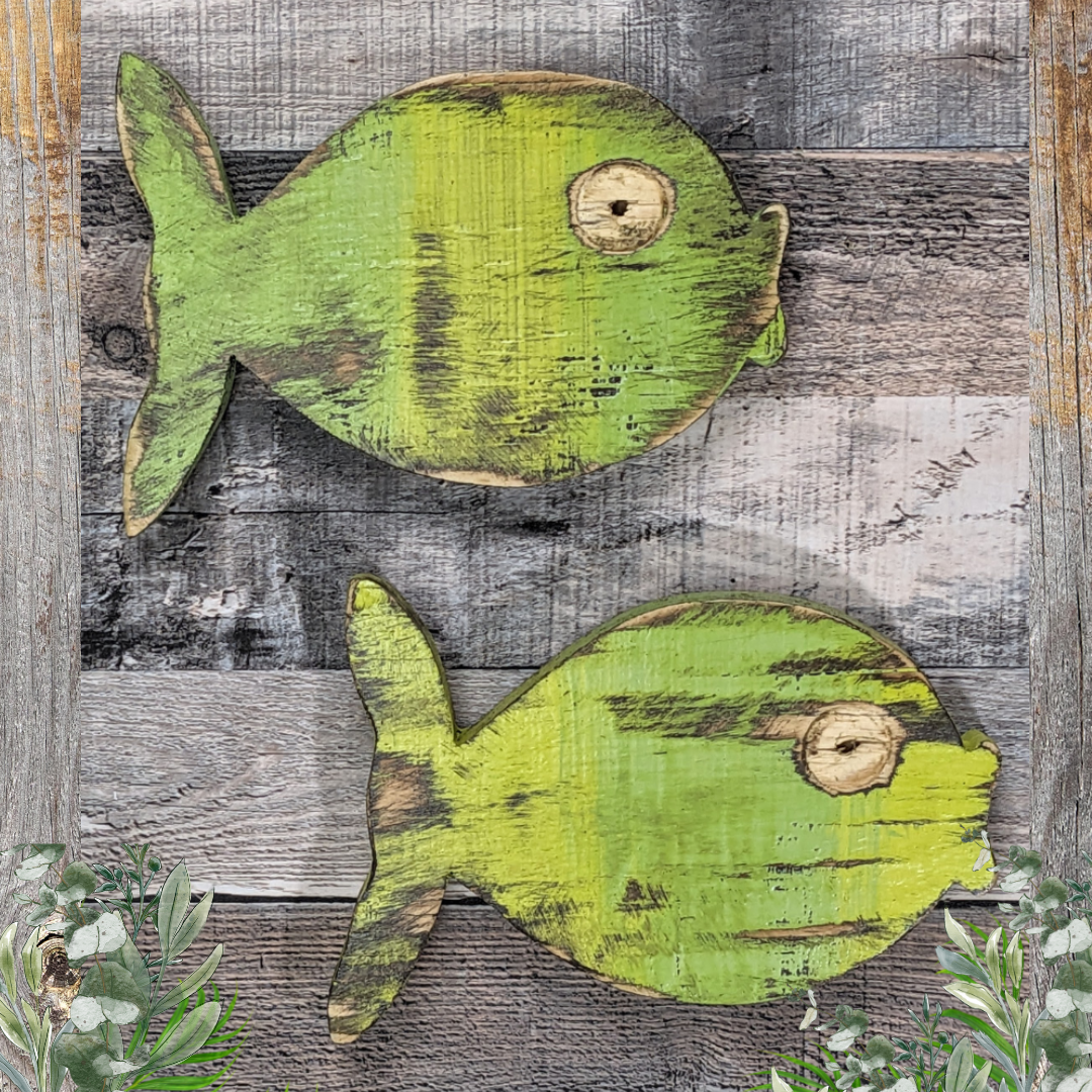 Tropical Greens Bubble Fish Weathered Style Wall Decor Beach Lover Gift Idea For Ocean Themed Nursery Tiki Bar Wall Hanging Rustic Coastal Farmhouse Art