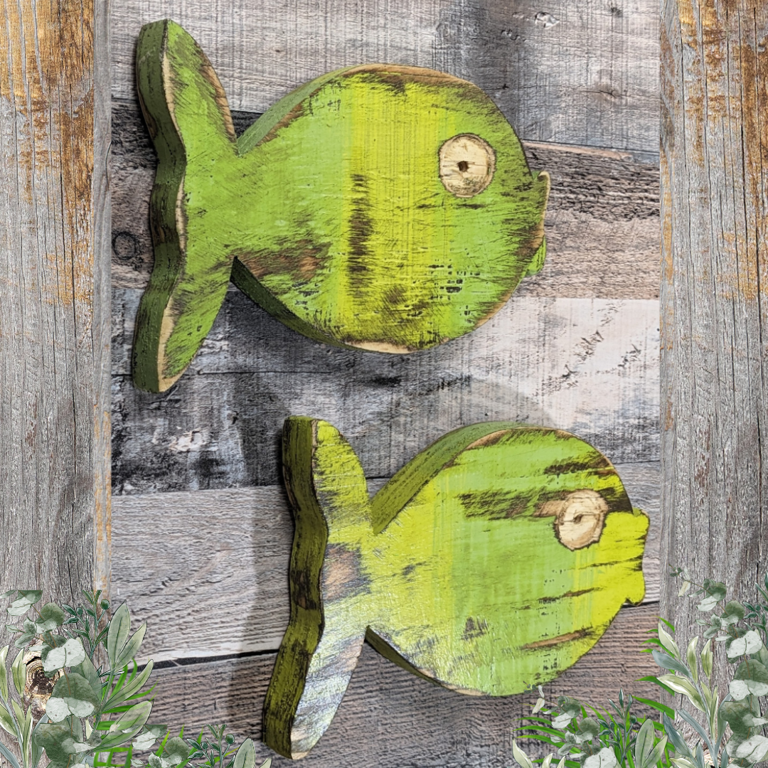 Tropical Greens Bubble Fish Weathered Style Wall Decor Beach Lover Gift Idea For Ocean Themed Nursery Tiki Bar Wall Hanging Rustic Coastal Farmhouse Art